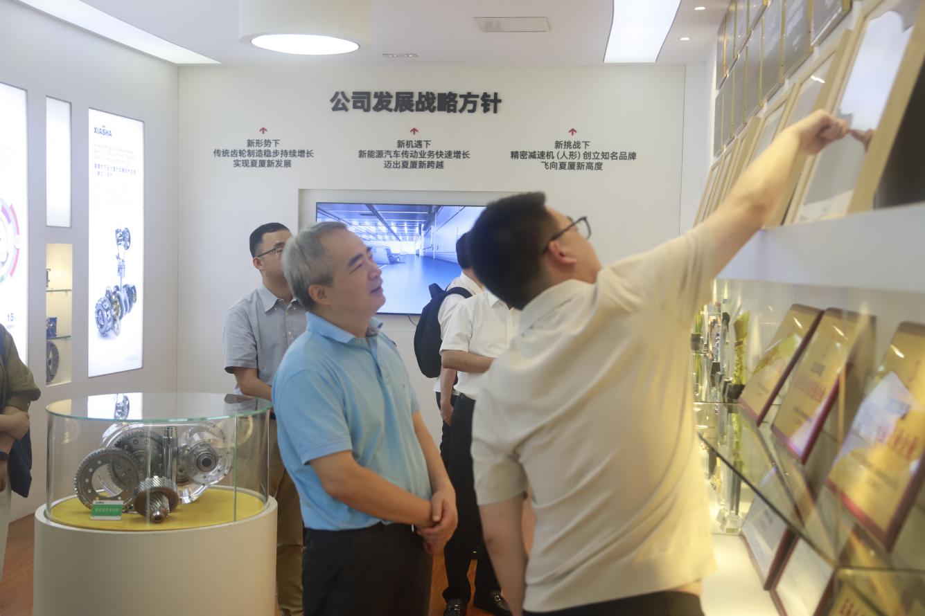 吳勝豐赴寧波調(diào)研經(jīng)濟(jì)形勢(shì)和統(tǒng)計(jì)工作